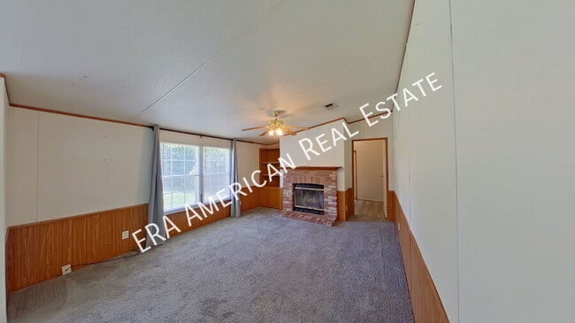 Building Photo - 8204 Verano St