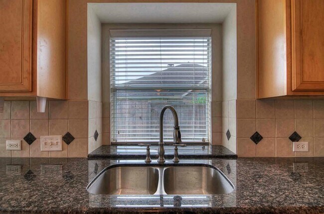 Building Photo - 1110 Cheddar Ridge Dr