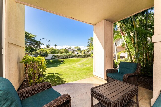 Building Photo - Beautiful Renovated and Furnished 2 bed/2 bath, walk to the beach