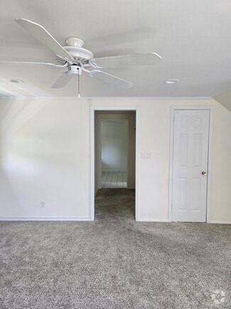 Building Photo - 74 Wolden Rd