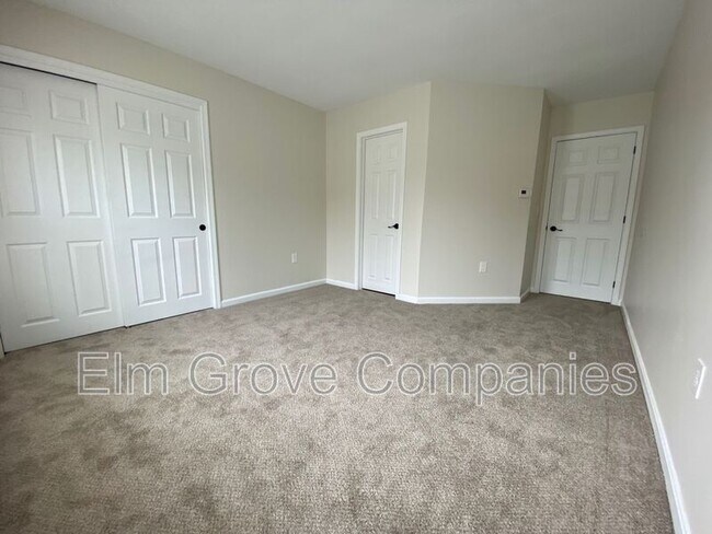 Building Photo - 7 Darby Field Common