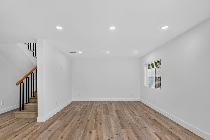 Building Photo - 9614 Bartee Ave