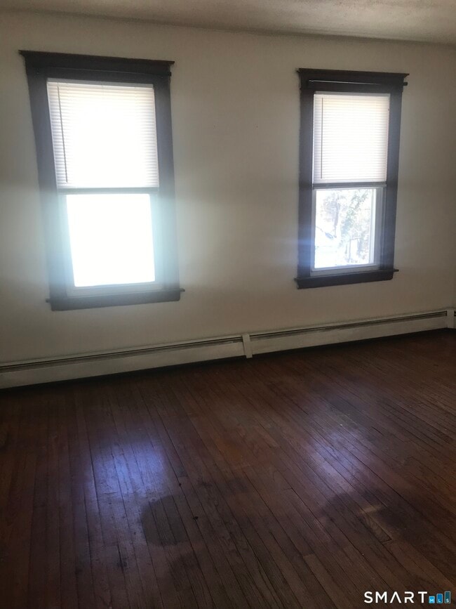 Building Photo - 155 Smith St