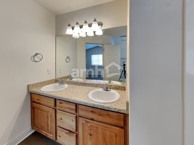 Building Photo - 247 Boston Dr