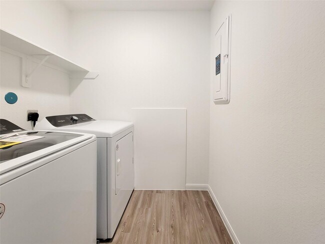 Building Photo - 1325 Grass Bnd Dr