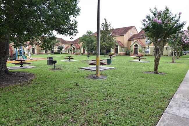 Building Photo - 409 Fountainhead Cir