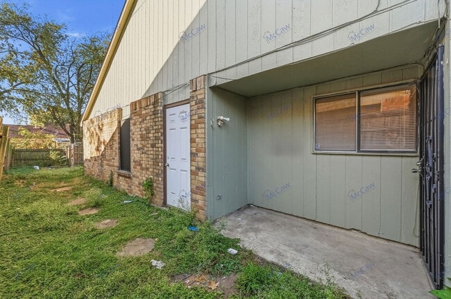 Building Photo - 431 Weaver St