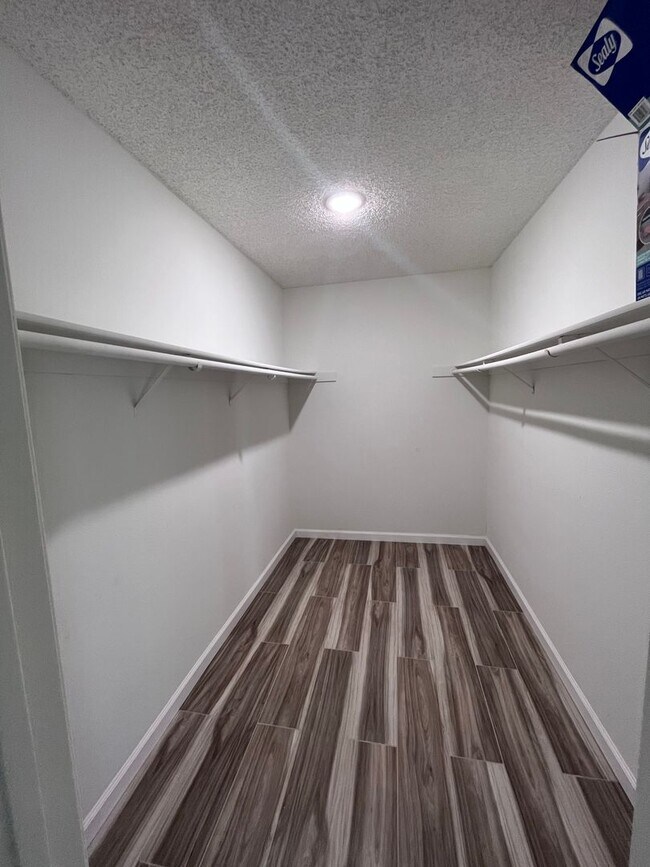 Building Photo - North Palm Springs Beauty $250 off first m...