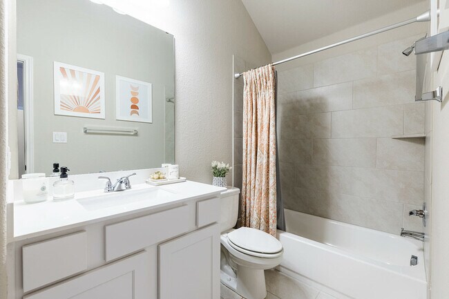 Building Photo - 104 Indian Paintbrush Trl