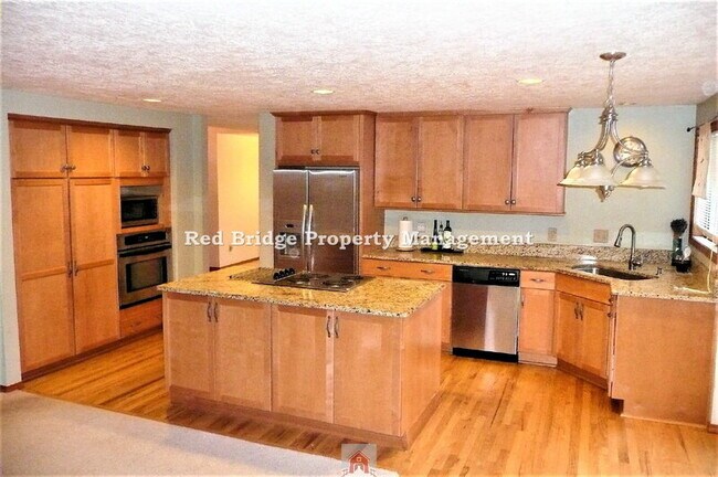 Building Photo - 19840 NW Quail Hollow Dr