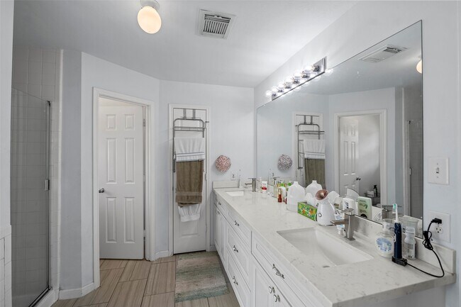 Building Photo - 8535 Morning Oak Ln