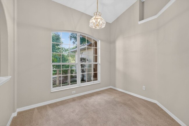 Building Photo - Available NOW - 3/2 Split Plan Home in Eustis with large Florida Rm!