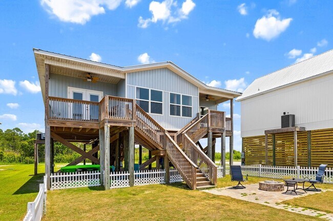 Building Photo - 486 Beatrice Point Rd