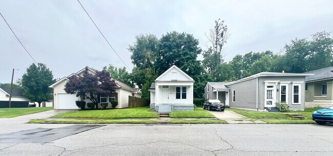 Building Photo - 3420 W Jefferson St