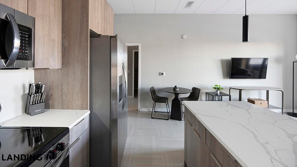 Building Photo - 600 19th St N