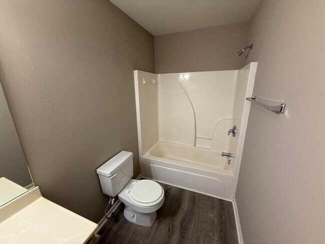 Building Photo - 214 Arctic Wolf Ct