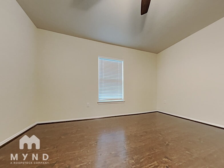 Building Photo - 5305 Westbrook Rd