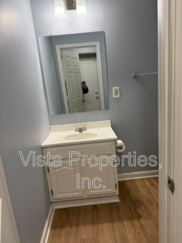 Building Photo - 1612 W Market St