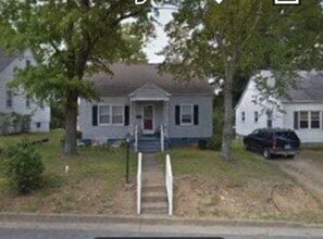 Building Photo - 1015 Noblin Ave