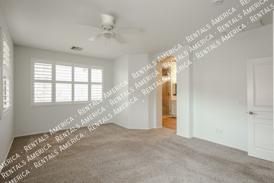 Building Photo - 3920 E Remington Dr