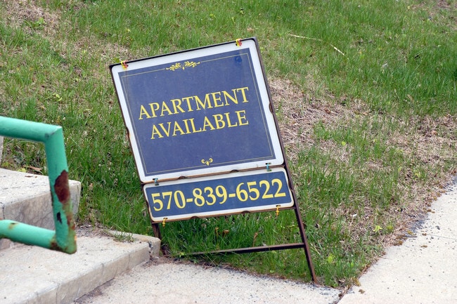 Building Photo - Belmont Knoll