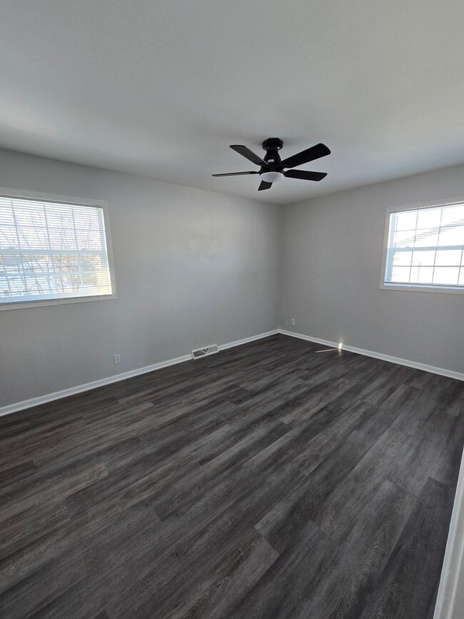 Building Photo - 5839 S Illinois Ave