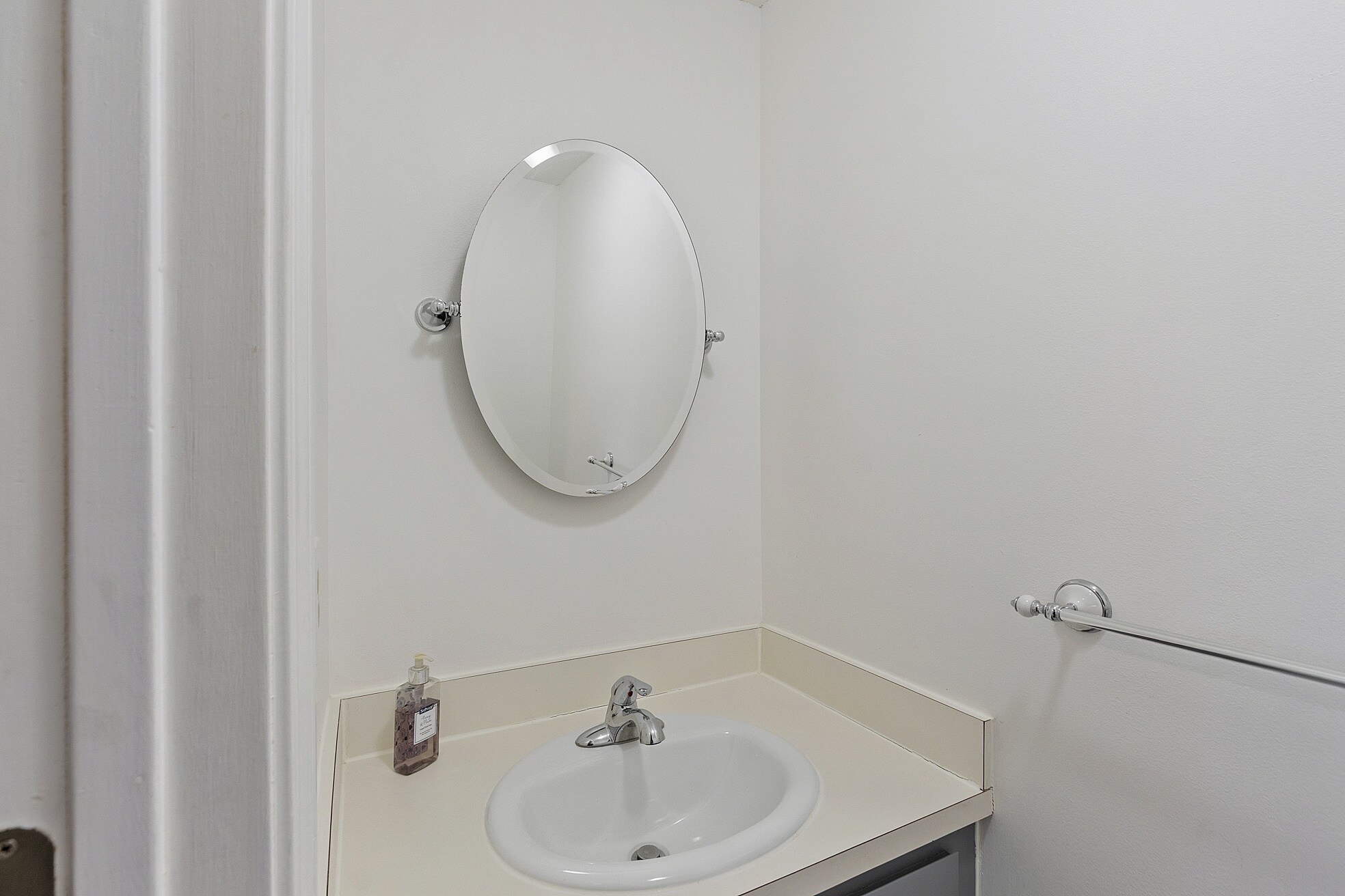 Building Photo - 73 Kennedy Dr