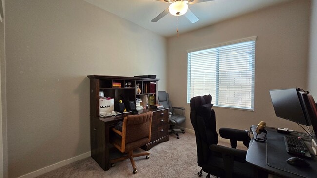 Building Photo - Cozy Never-Leased-Before 3 bedroom 2 bath home in Youngtown!