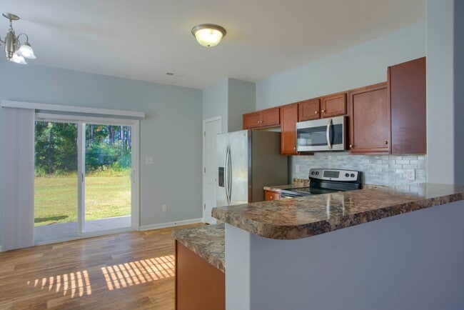 Building Photo - 113 Beacon Woods Dr