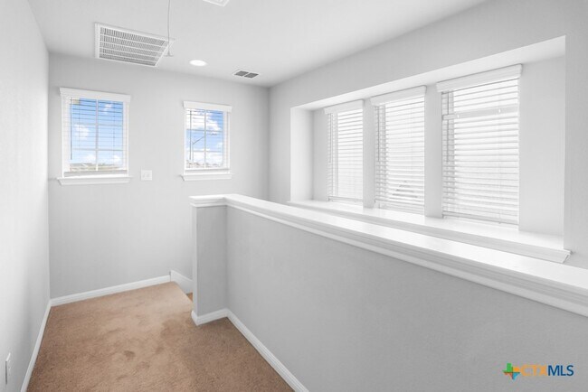 Building Photo - 105 Switchgrass St