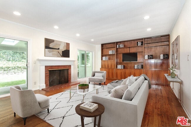 Building Photo - 1117 Roscomare Rd