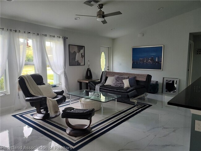 Building Photo - 3063 Morning Glory Dr