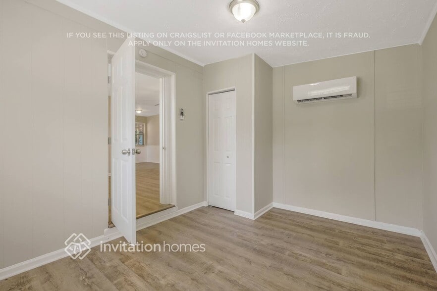 Building Photo - 7917 Chateau Dr S