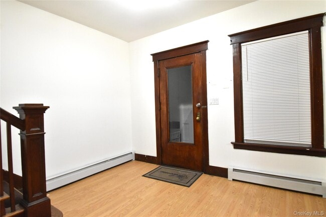 Building Photo - 28 Roosevelt Ave