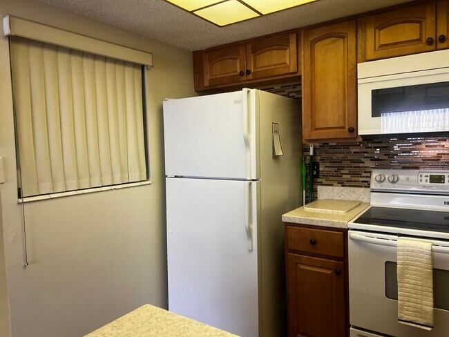 Building Photo - 2BD/1BA on Venice Island