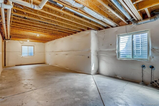 Building Photo - "Spacious 5-Bed Haven in Parker, CO - 2.5 Baths & 2,799 Sq Ft of Comfort!"