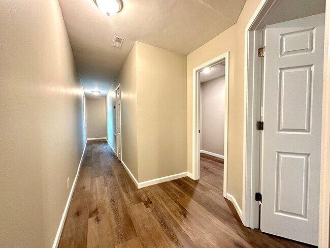 Building Photo - Stunning Single-Family Home with Plenty of...