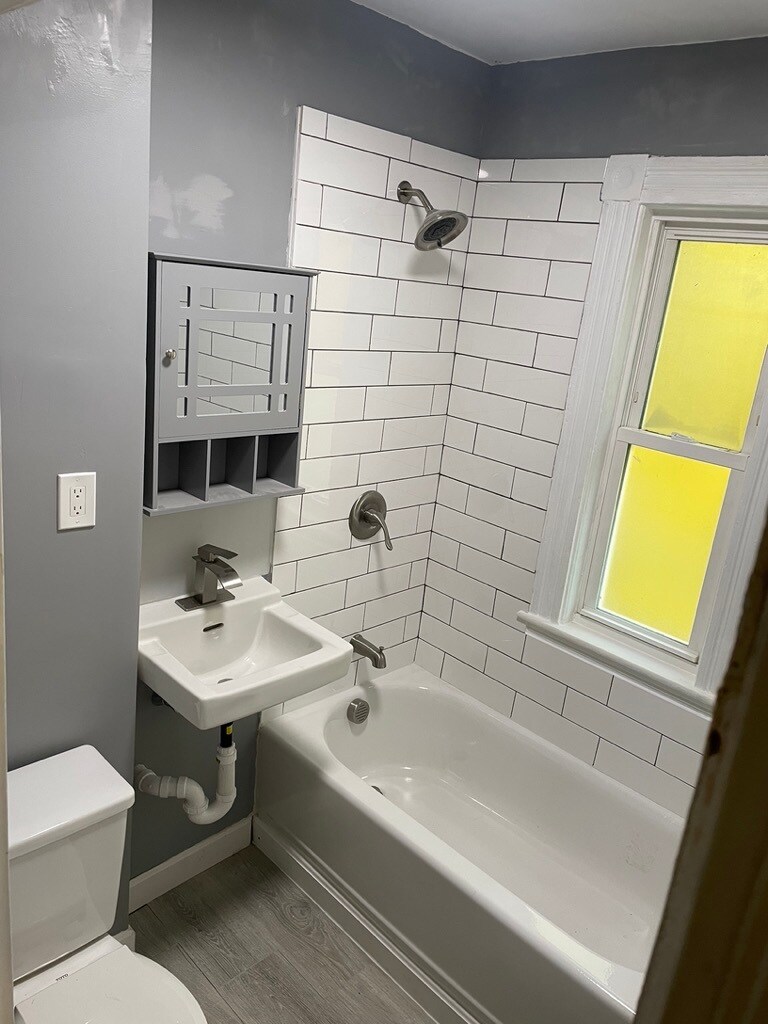 Building Photo - 65 Hancock St