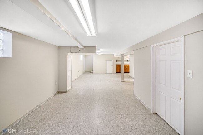 Building Photo - 3 Bed 2 Bath is West Elsdon neighborhood o...