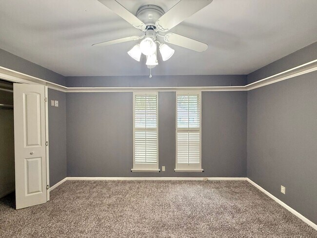 Building Photo - Available Now! Spacious 4 Bed/3 Bath Home in Tyler! Hot Tub!