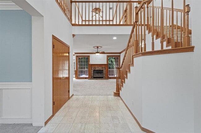 Building Photo - 1903 Port Royal Dr