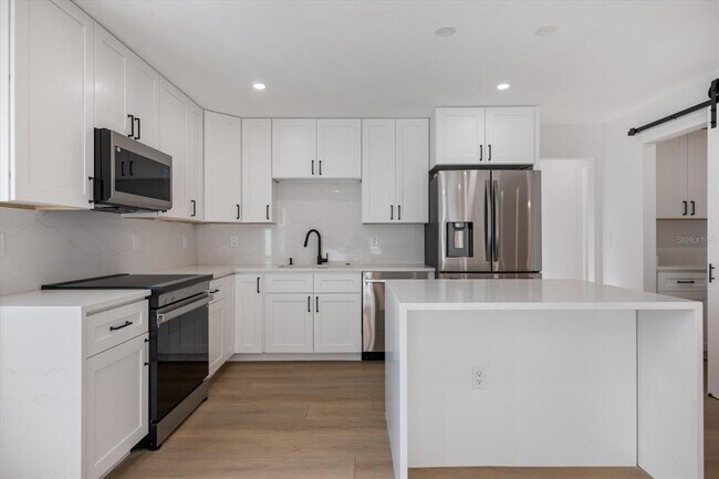 Building Photo - 470 Leger Dr