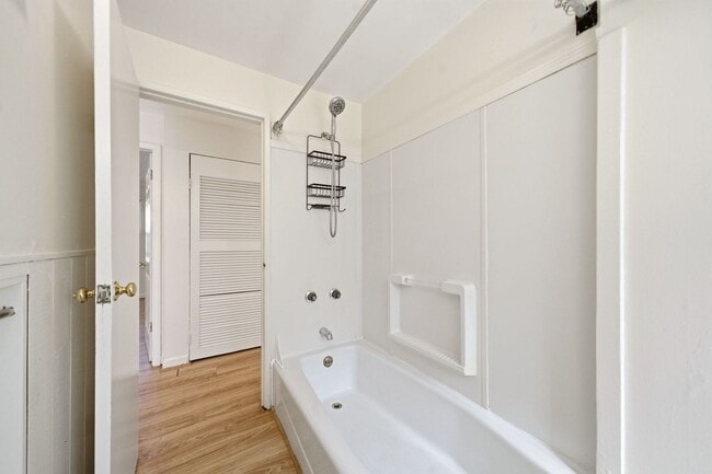 Building Photo - Updated Single-Level Home with Modern Kitchen, Natural Light & Parking