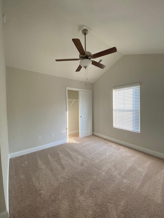 Building Photo - 1020 Belsole Pl