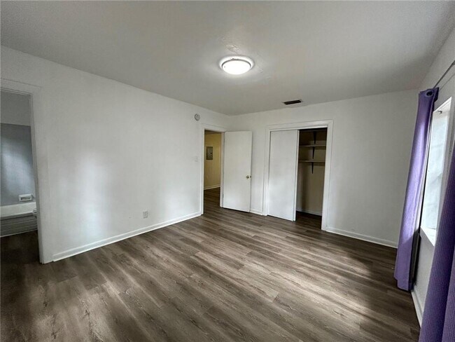 Building Photo - 2861 Ralston Rd