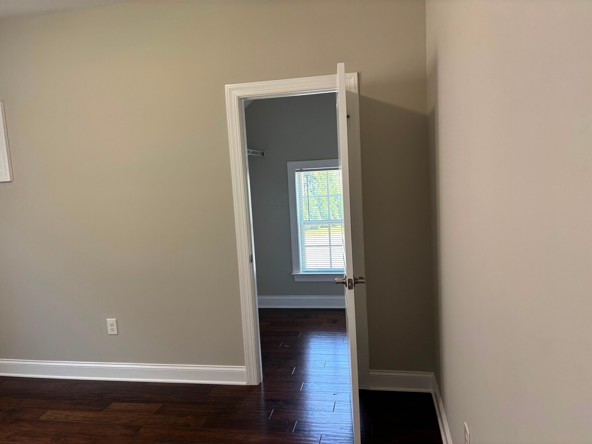 Building Photo - 2035 Davallia Ct