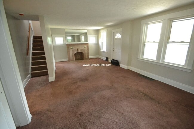 Building Photo - Great 3 bedroom college hill house