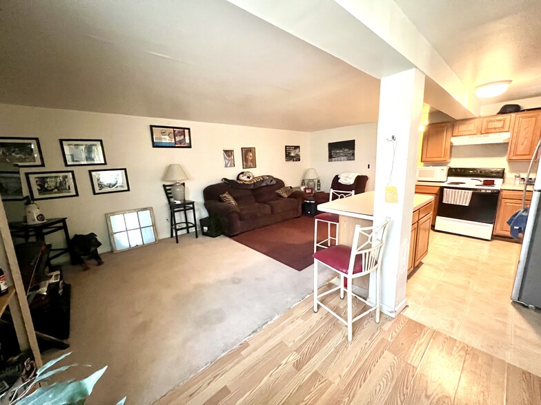Building Photo - 215 Hill Dr