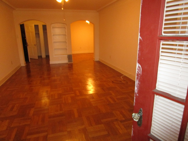 Building Photo - 740 S Negley Ave