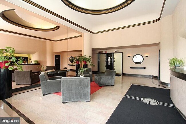 Building Photo - 1 Scott Cir NW